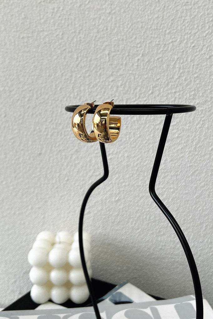 Akia Hoop Earrings - Gold